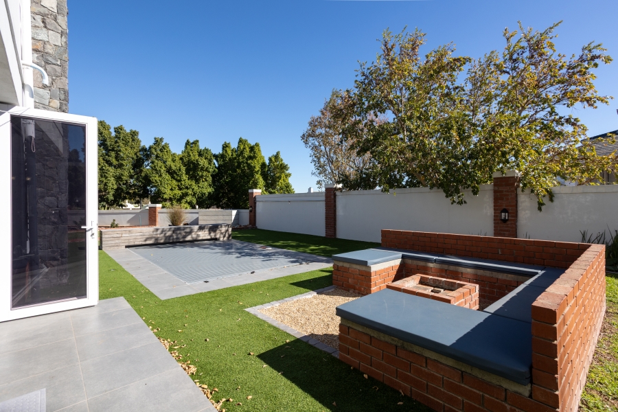 4 Bedroom Property for Sale in Val De Vie Estate Western Cape